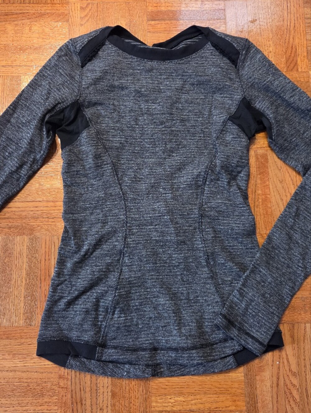 LULULEMON Long Sleeve Top